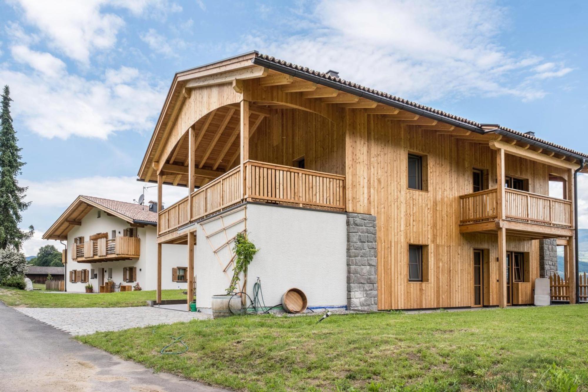 Haensel Und Gretel Schlosshof Umes Exteriör bild