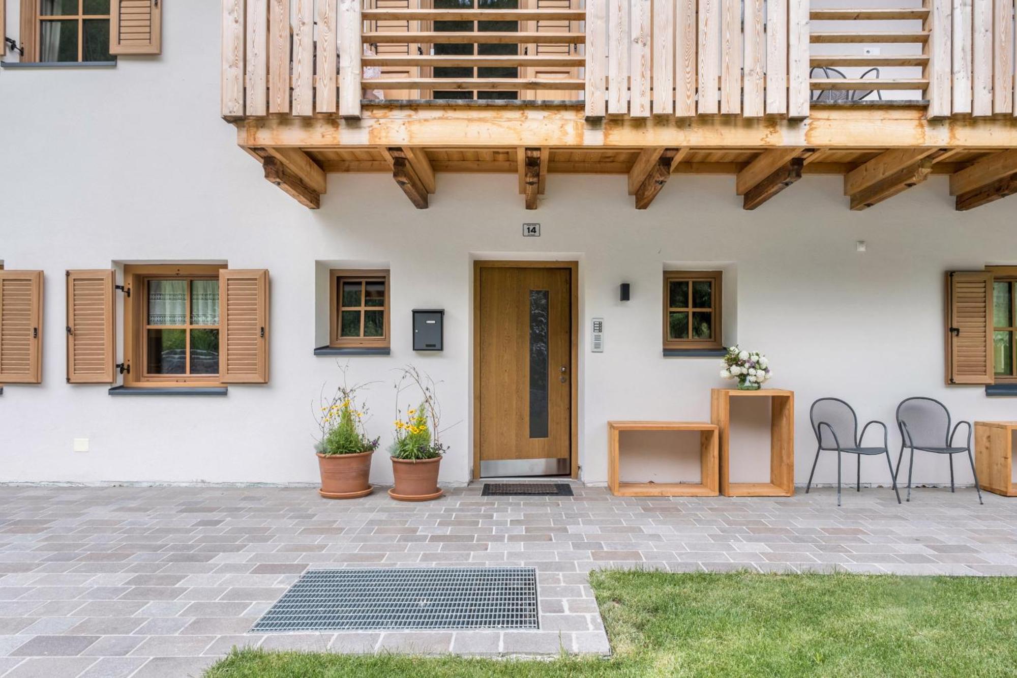 Haensel Und Gretel Schlosshof Umes Exteriör bild